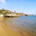 In Scoglitti, Sizilien דירה *
